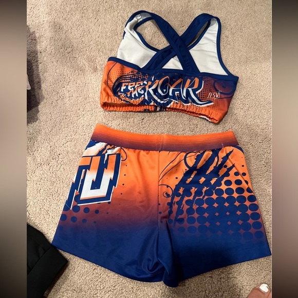 Jungle cats cheerleading sportsbra and spandex shorts comvo - Picture 3 of 3